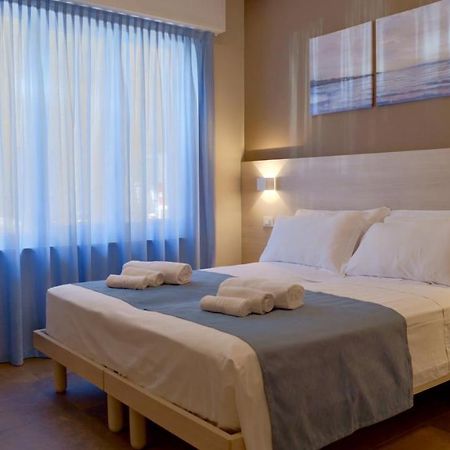 Pianomare Riviera Apartments And Rooms Imperia Buitenkant foto