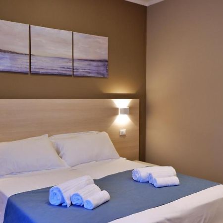 Pianomare Riviera Apartments And Rooms Imperia Buitenkant foto