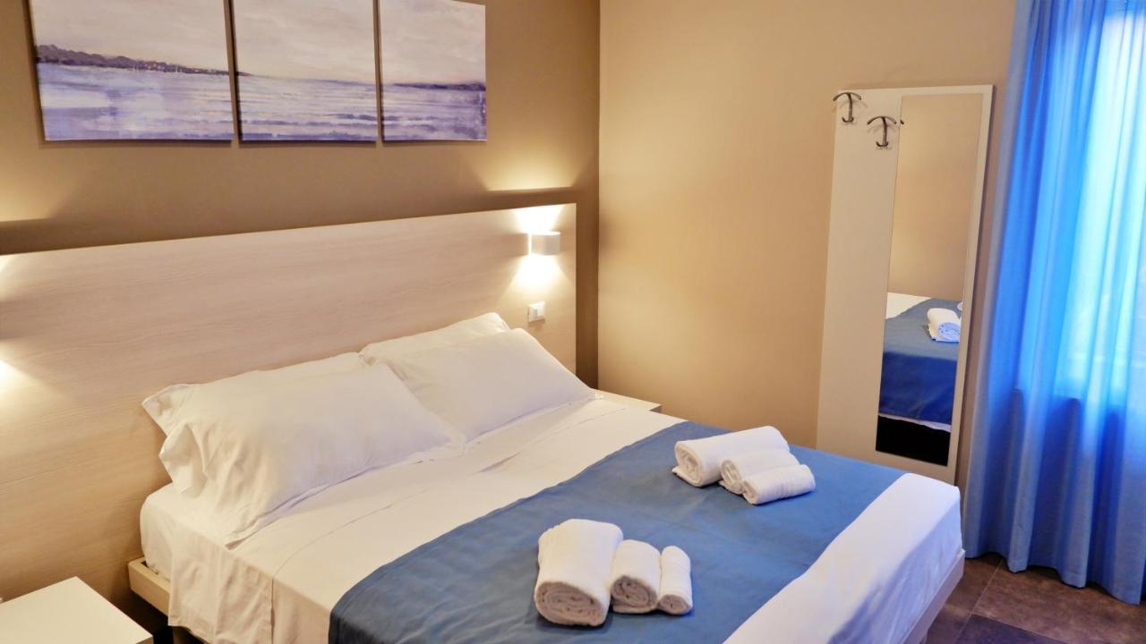 Pianomare Riviera Apartments And Rooms Imperia Buitenkant foto