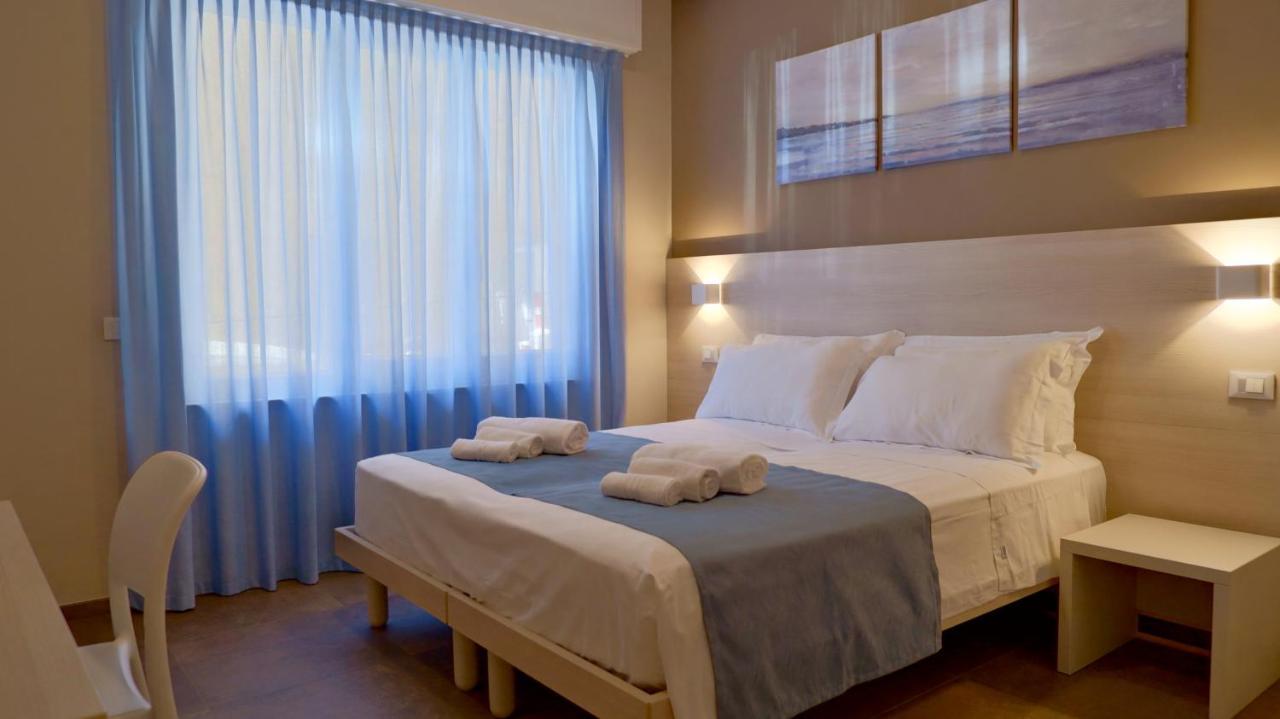 Pianomare Riviera Apartments And Rooms Imperia Buitenkant foto