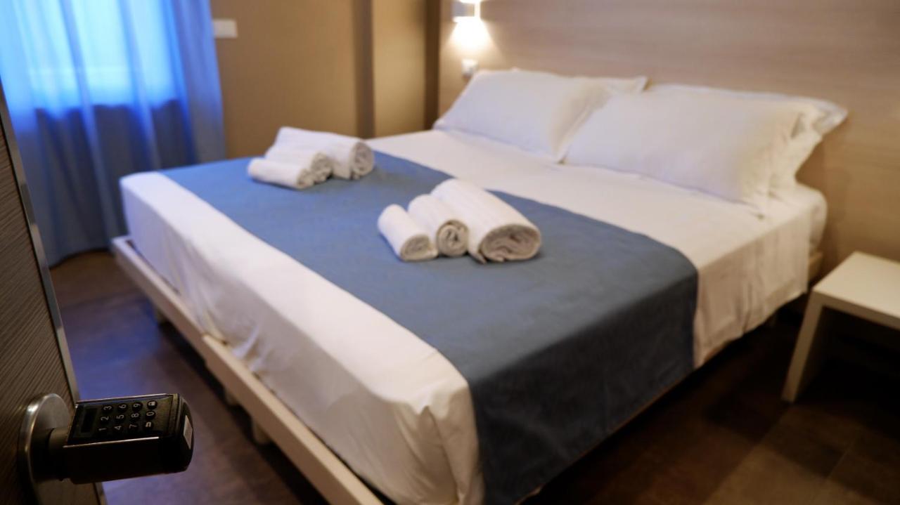 Pianomare Riviera Apartments And Rooms Imperia Buitenkant foto