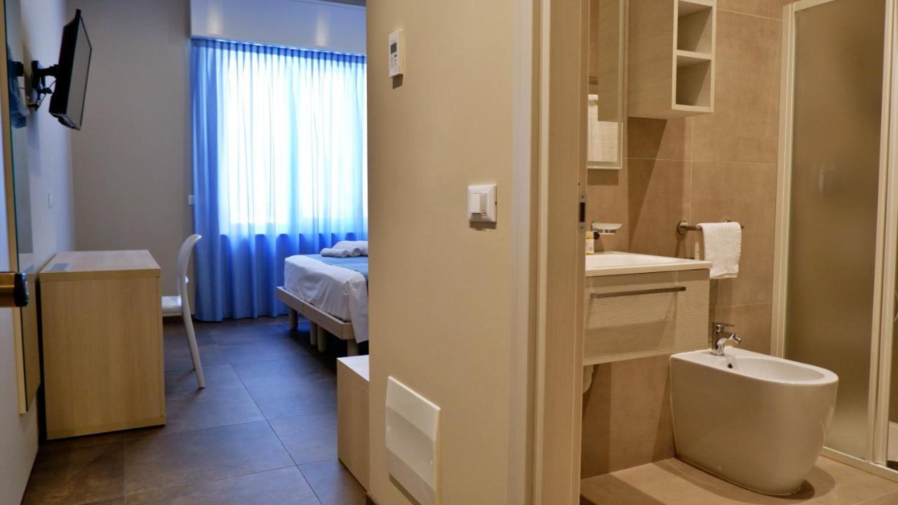 Pianomare Riviera Apartments And Rooms Imperia Buitenkant foto