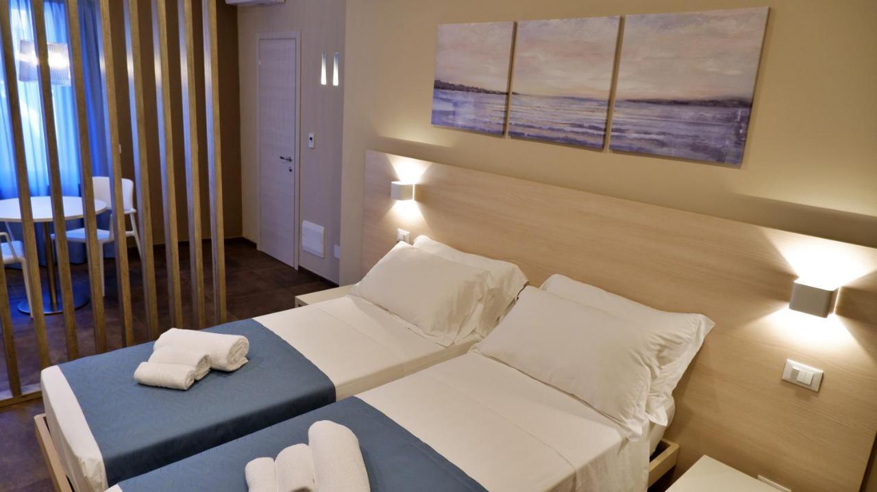 Pianomare Riviera Apartments And Rooms Imperia Buitenkant foto