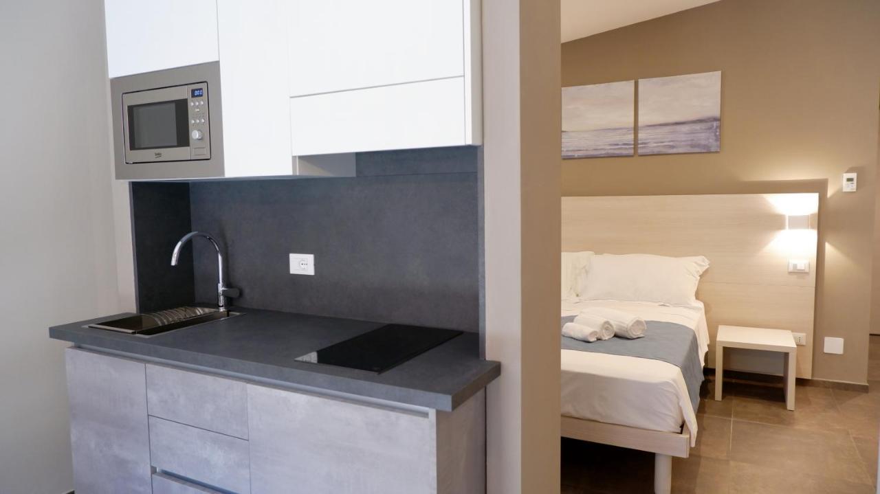 Pianomare Riviera Apartments And Rooms Imperia Buitenkant foto