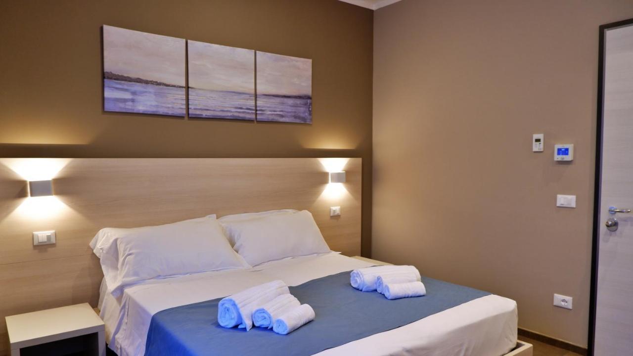 Pianomare Riviera Apartments And Rooms Imperia Buitenkant foto