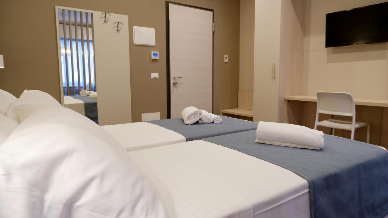Pianomare Riviera Apartments And Rooms Imperia Buitenkant foto