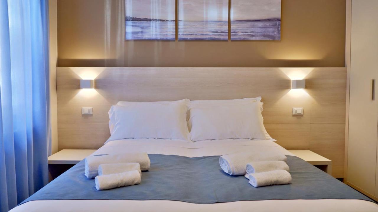 Pianomare Riviera Apartments And Rooms Imperia Buitenkant foto