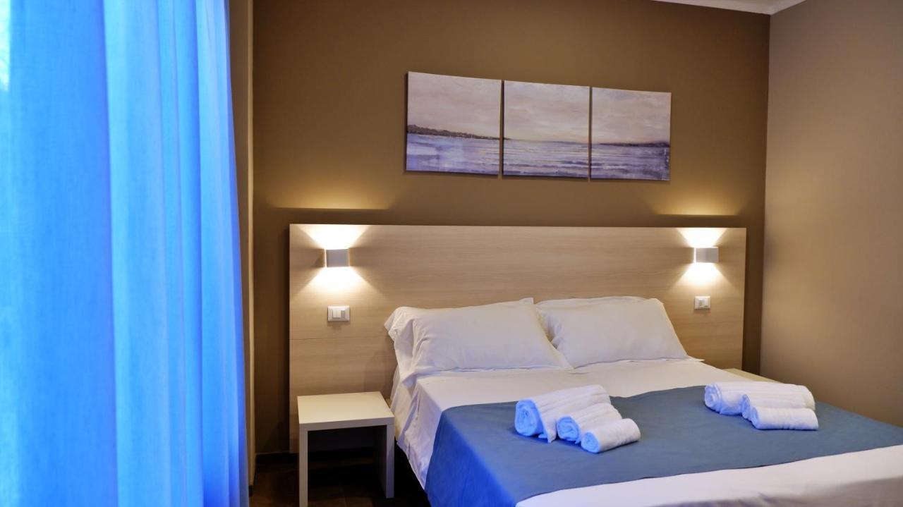 Pianomare Riviera Apartments And Rooms Imperia Buitenkant foto