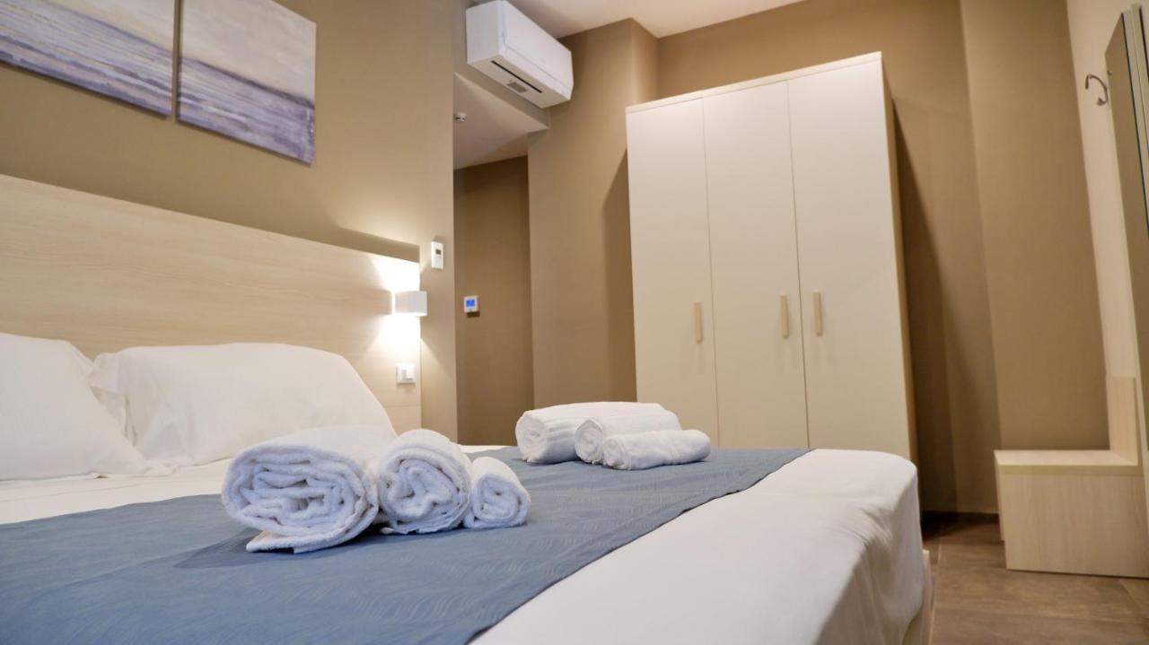 Pianomare Riviera Apartments And Rooms Imperia Buitenkant foto