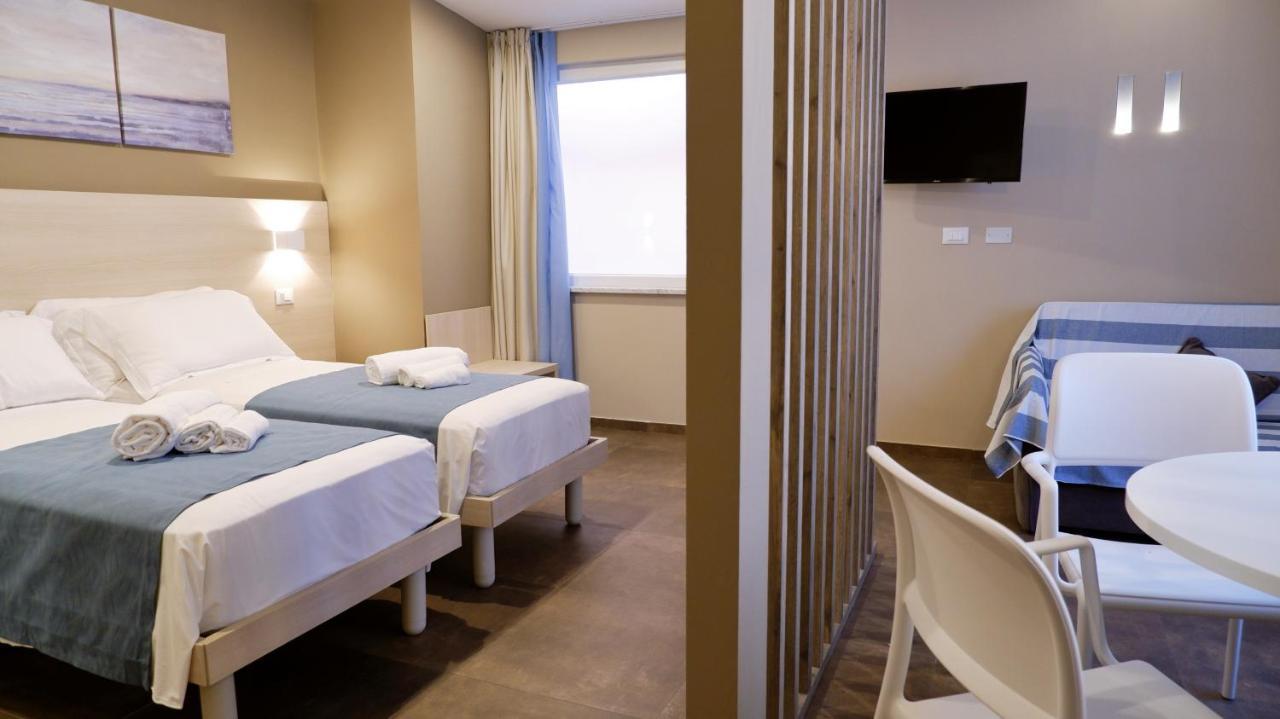 Pianomare Riviera Apartments And Rooms Imperia Buitenkant foto