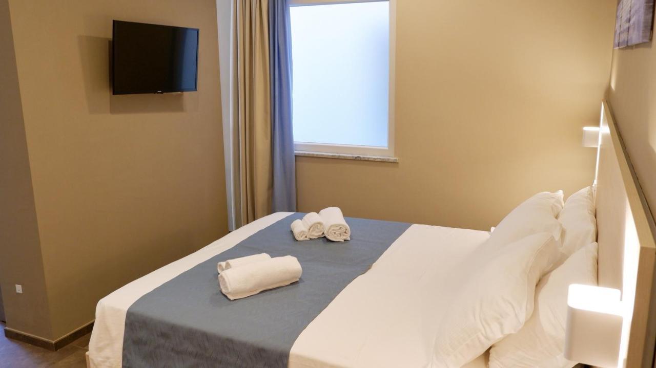 Pianomare Riviera Apartments And Rooms Imperia Buitenkant foto