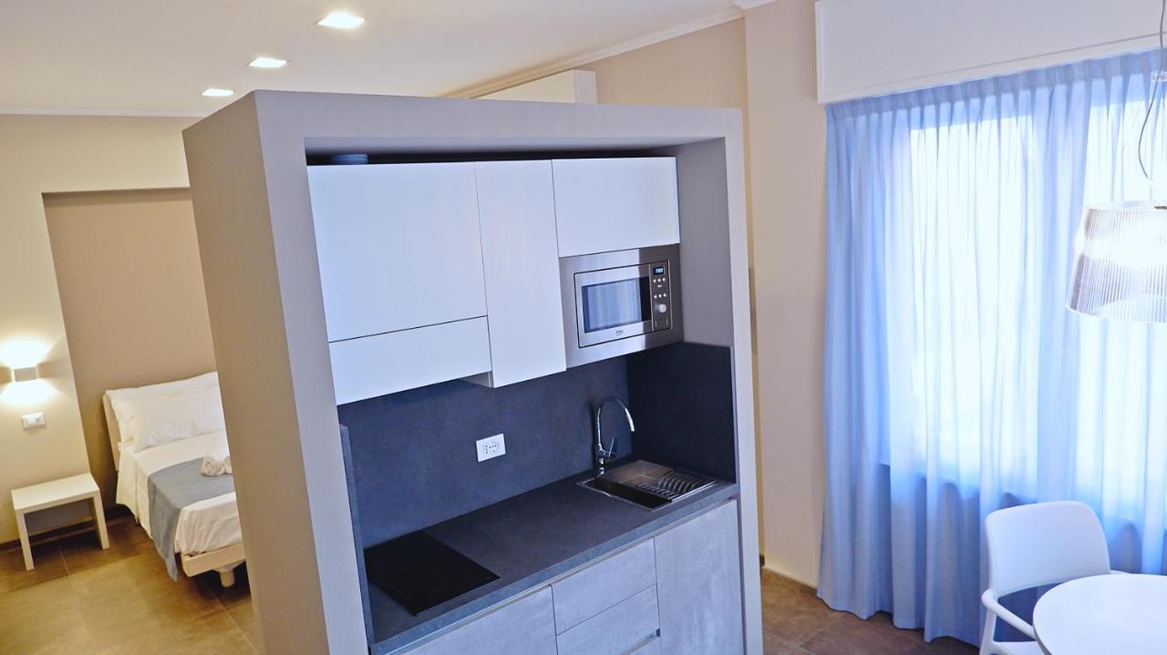 Pianomare Riviera Apartments And Rooms Imperia Buitenkant foto