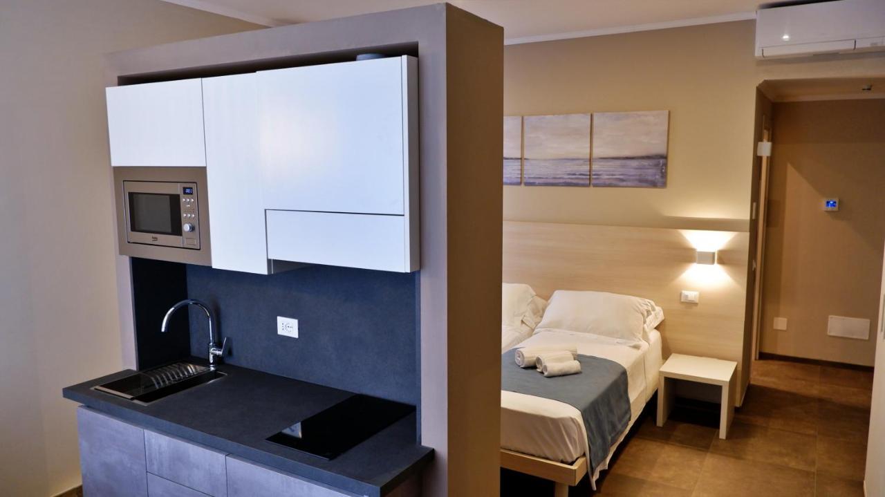 Pianomare Riviera Apartments And Rooms Imperia Buitenkant foto