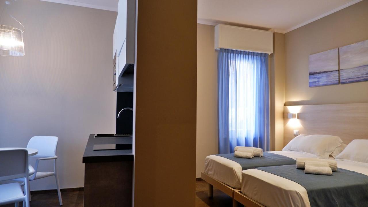 Pianomare Riviera Apartments And Rooms Imperia Buitenkant foto