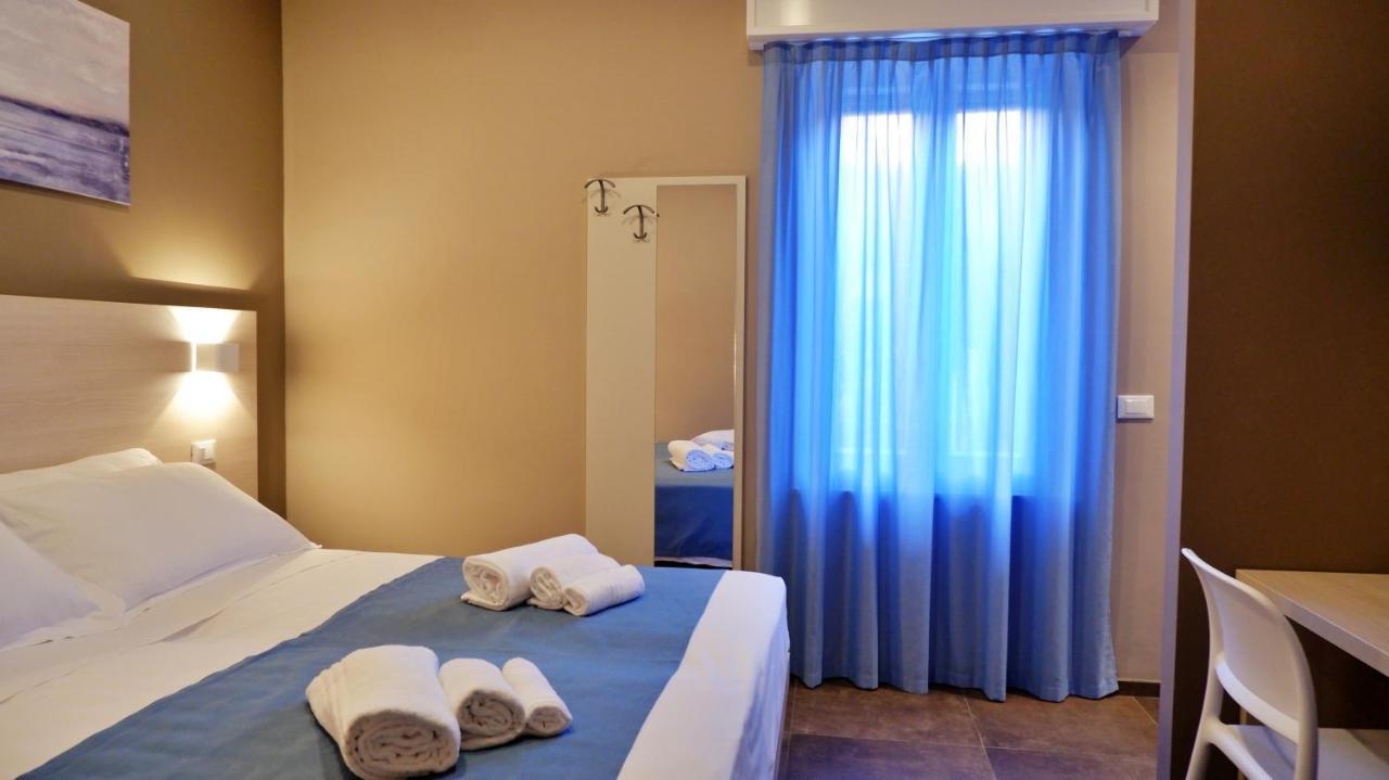 Pianomare Riviera Apartments And Rooms Imperia Buitenkant foto