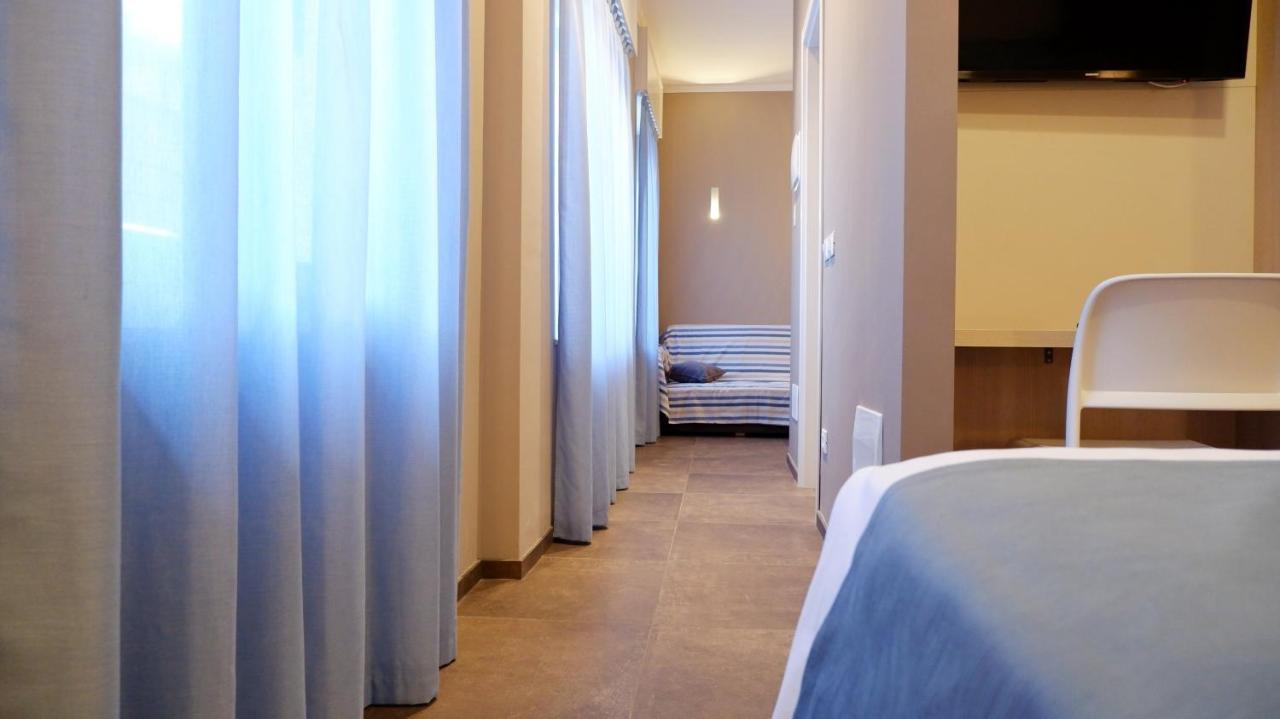 Pianomare Riviera Apartments And Rooms Imperia Buitenkant foto